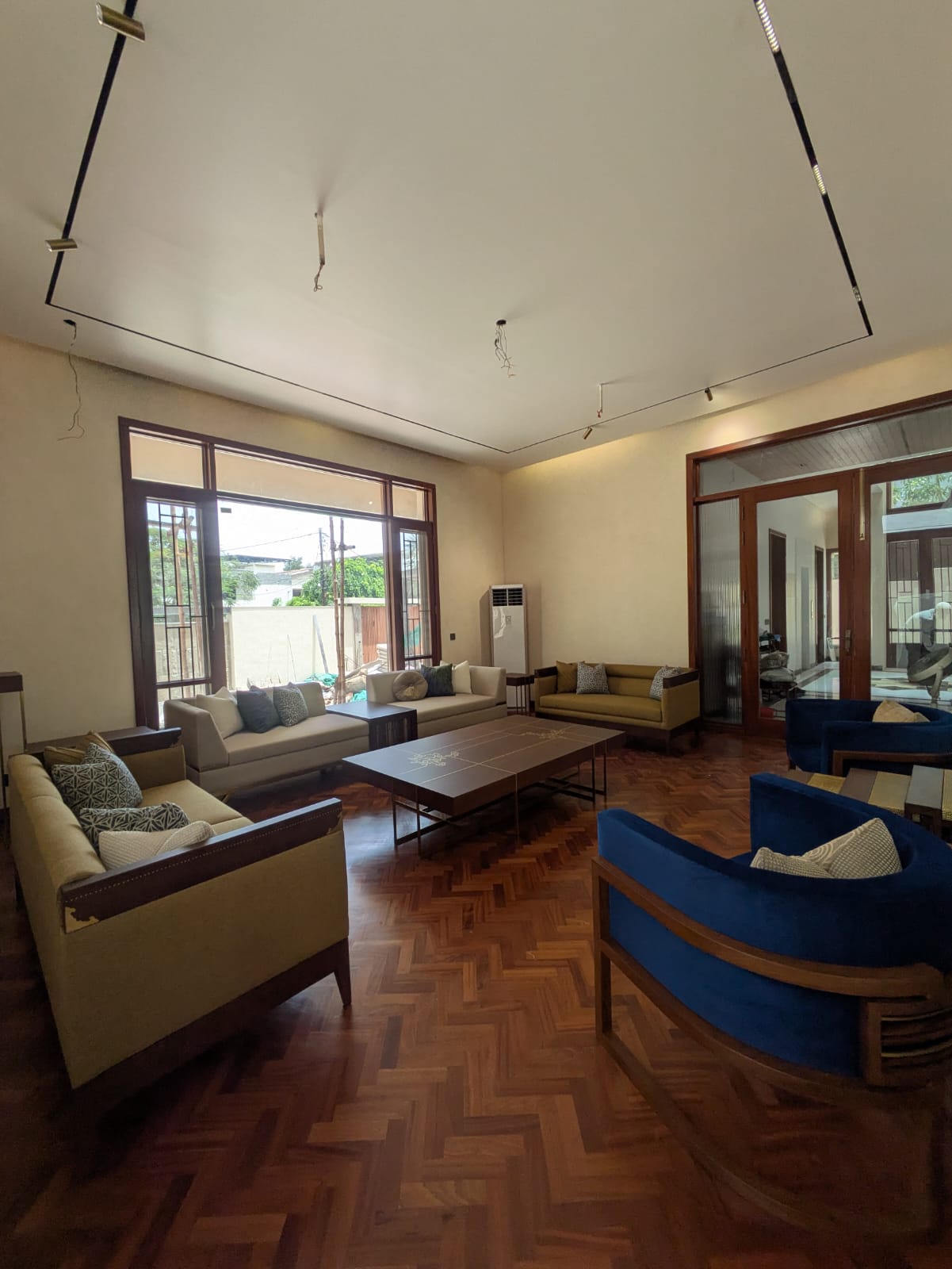 Mr Farooq Arbi House Villa master bedroom